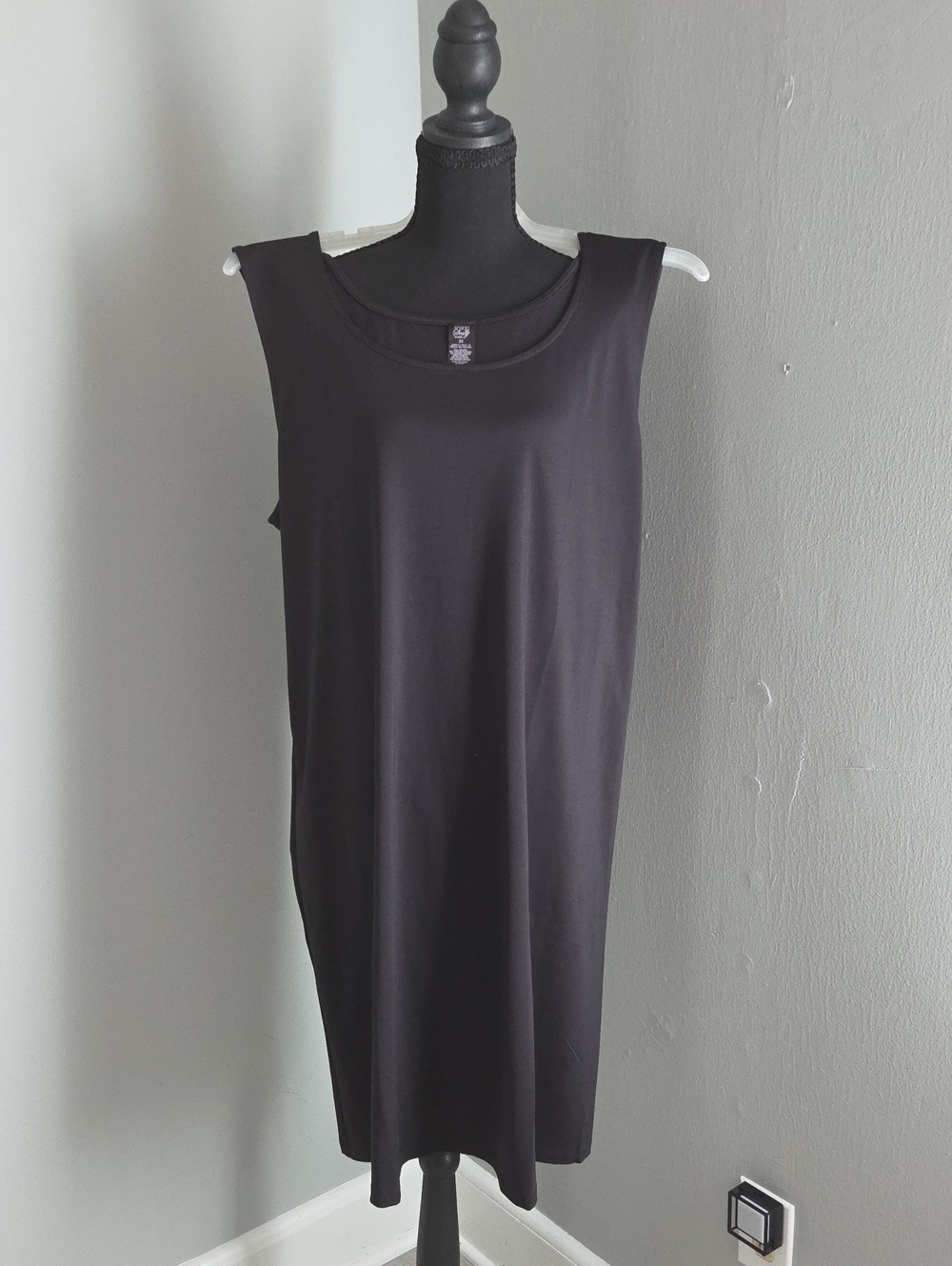 smart & sexy Black Sleeveless Midi Tank Dress 2x/3x